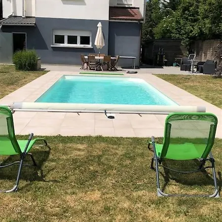 Villa Maison Avec Piscine Pommerieux