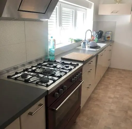 Maison Avec Piscine Villa Pommerieux